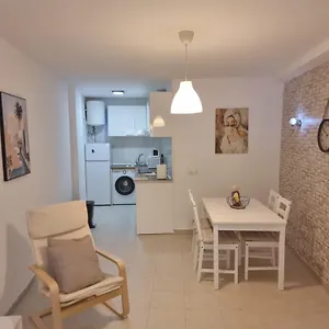 https://apartamento-cntrico-en-mlaga.1costadelsol.com